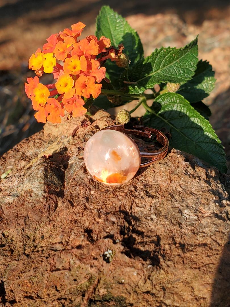 CHAKRA RING FOR HELPING WITH THE ENERGY OF THE HEART & SOLAR PLEXUS CHAKRA: SMALL RESIN ROUND FILLED w/CATS EYE CRYSTALS ROSE GOLD HARDWARE