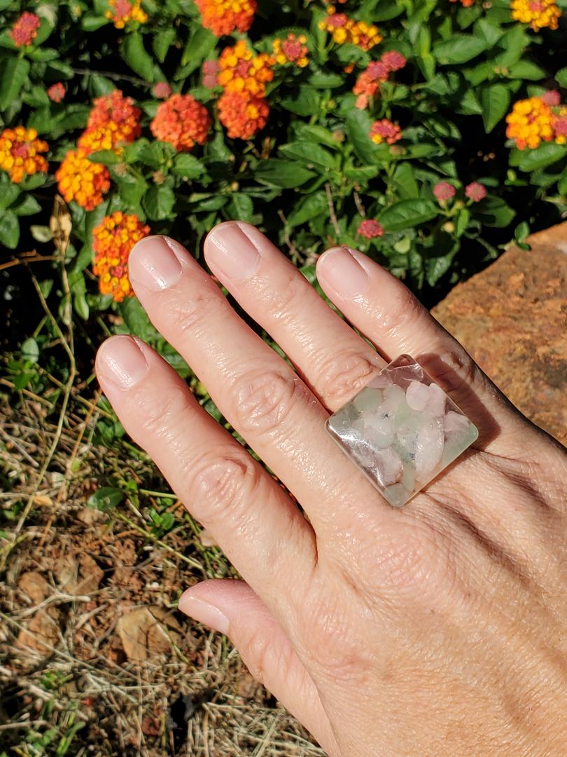 CHAKRA RING FOR HELPING WITH THE ENERGY OF THE HEART CHAKRA: LARGE SQUARE W/ROSE QUARTZ & AVENTURINE CRYSTALS (FOR HEART) SILVER HARDWARE