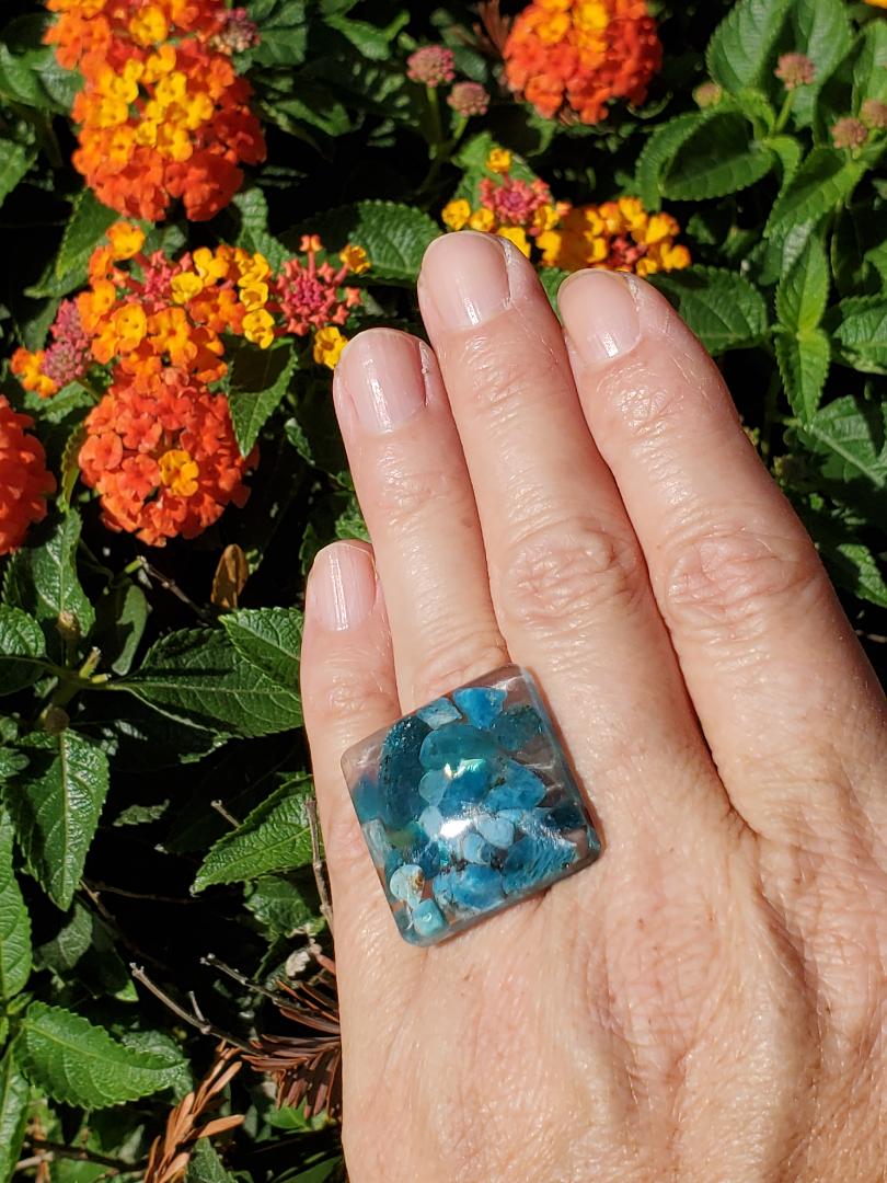 CHAKRA RING FOR HELPING WITH THE ENERGY OF THE THROAT CHAKRA: LARGE RESIN SQUARE W/BLUE APATITE SILVER HARDWARE