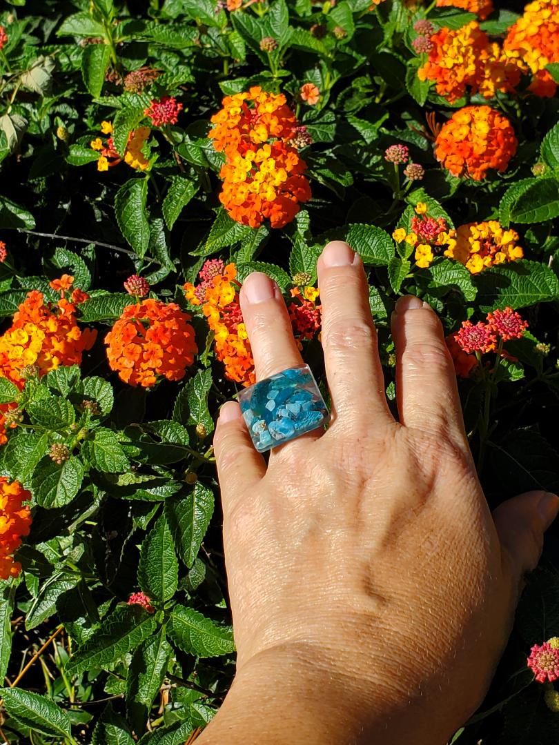 CHAKRA RING FOR HELPING WITH THE ENERGY OF THE THROAT CHAKRA: LARGE RESIN SQUARE W/BLUE APATITE SILVER HARDWARE