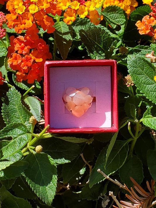 CHAKRA RING FOR HELPING WITH THE ENERGY OF THE HEART CHAKRA:  RESIN SHAPED HEART w/SAND STONE CYRSTALS/ROSE GOLD HARDWARE