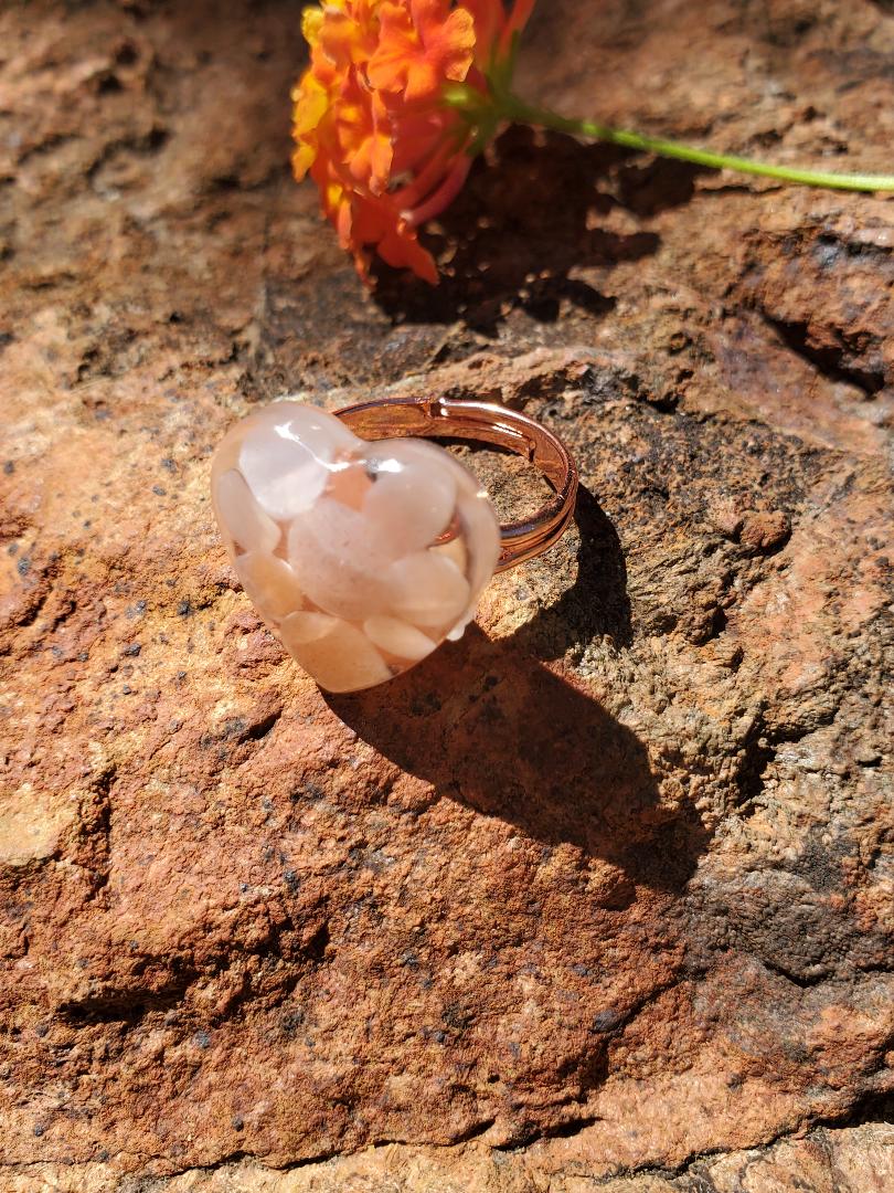 CHAKRA RING FOR HELPING WITH THE ENERGY OF THE HEART CHAKRA:  RESIN SHAPED HEART w/SAND STONE CYRSTALS/ROSE GOLD HARDWARE