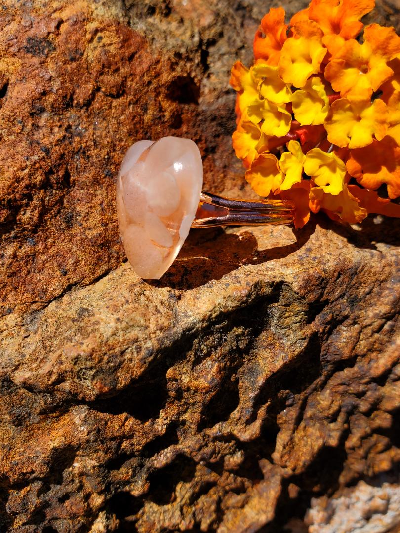 CHAKRA RING FOR HELPING WITH THE ENERGY OF THE HEART CHAKRA:  RESIN SHAPED HEART w/SAND STONE CYRSTALS/ROSE GOLD HARDWARE