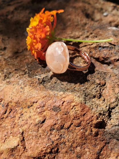 CHAKRA RING FOR HELPING WITH THE ENERGY OF THE HEART CHAKRA:  SMALL ROUND RESIN SHAPE w/SAND STONE/ROSEGOLD HARDWARE