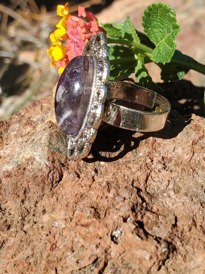 CHAKRA RING FOR HELPING WITH THE ENERGY OF THE CROWN CHAKRA: PURPLE RESIN OVAL w/AMETHYST CRYSTALS/SILVER HARDWARE